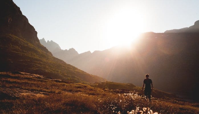 Imagination versus knowledge