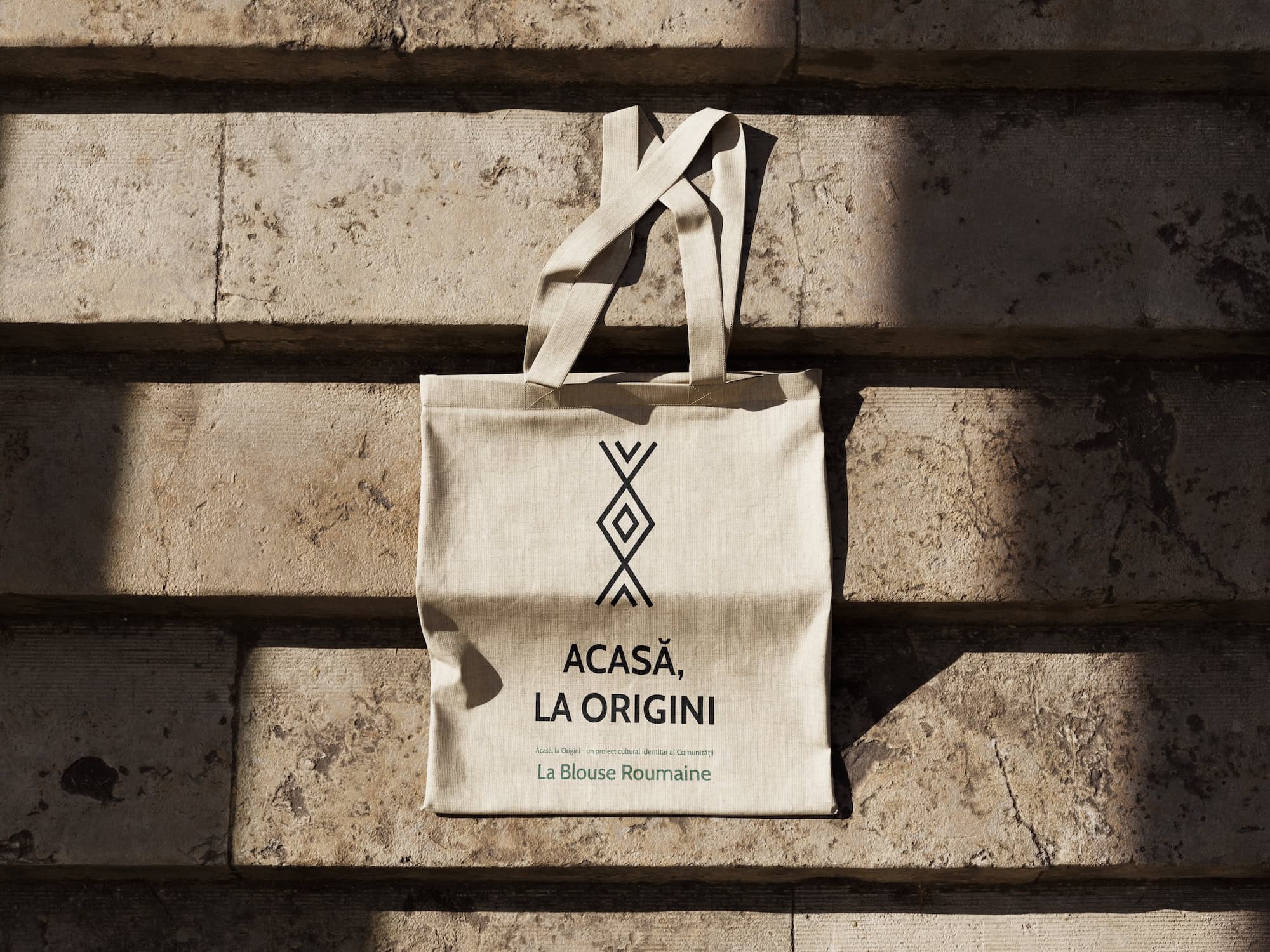 Acasa la Origini branding design website La Blouse Roumaine IA2